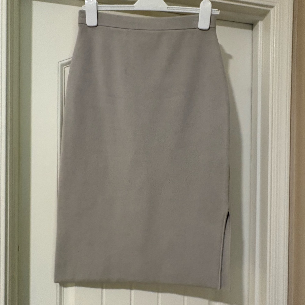 Hugo Boss Knit Pencil Skirt | Neutral Gray | Size M | Chic Minimalist